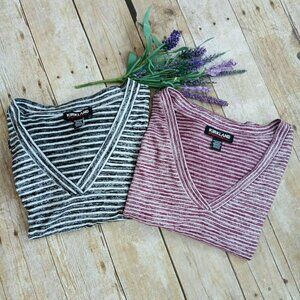 Kirkland Signature Set of 2 Striped V-Neck Stripe Sweaters XXL Cranberry Black